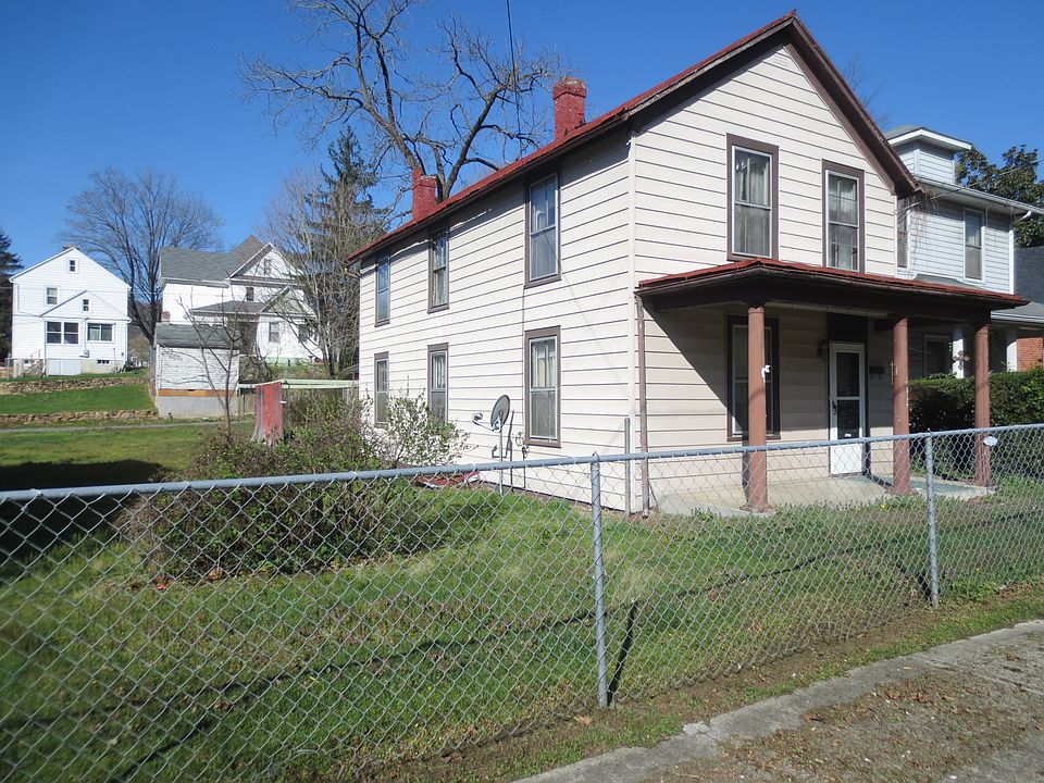 1st image of 709 Commercial Ave