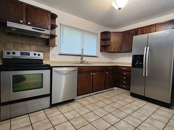 3rd image of 453 Barcelona Ln