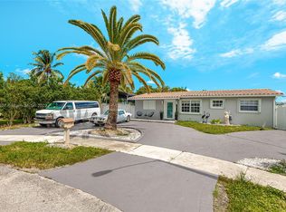 16711 NW 72nd Ct, Hialeah, FL 33015