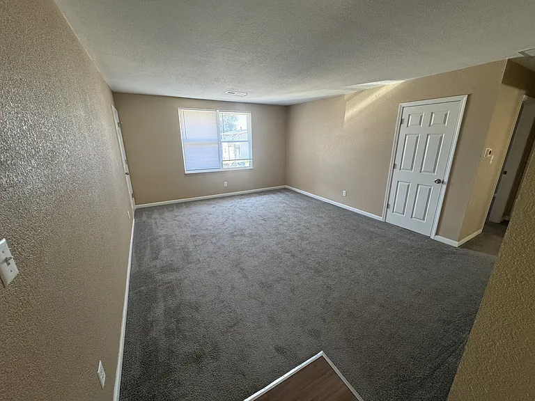 2032 Westgate Dr #10 — Photo 1