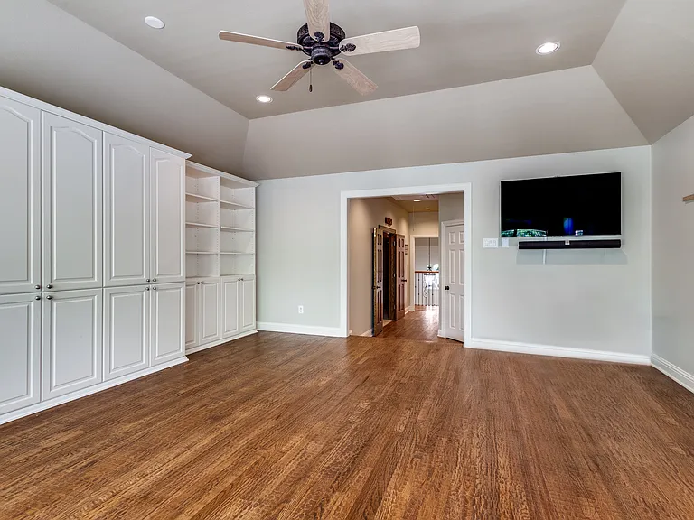 901 Sandy Trl — Photo 29