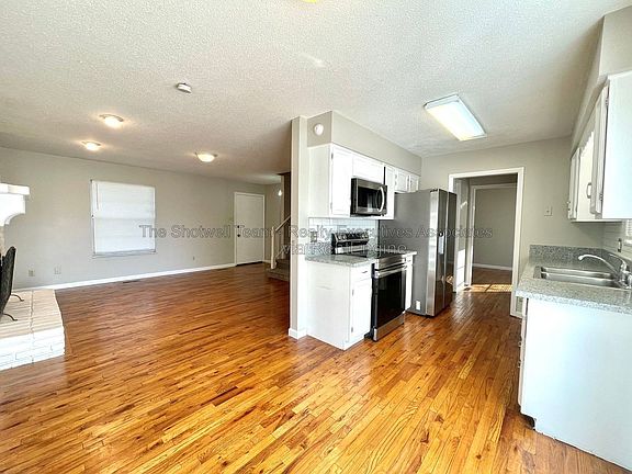 2nd image of 2305 Bishops Bridge Rd