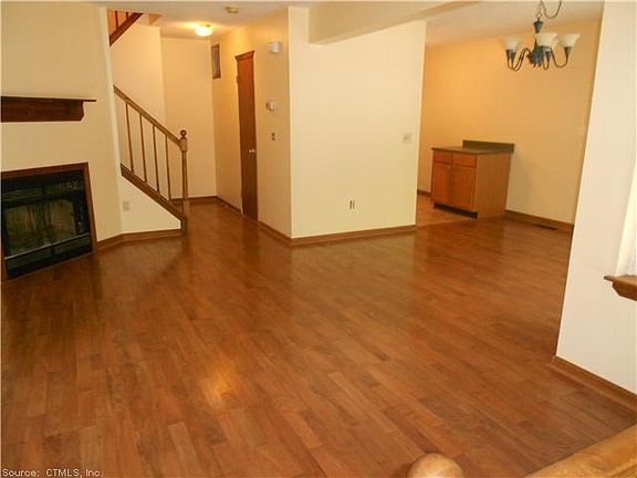 2nd image of 635 Longfellow Dr