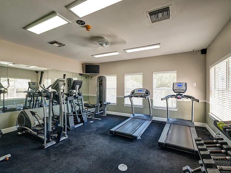 Crestview at Oakleigh Apartments — Photo 25