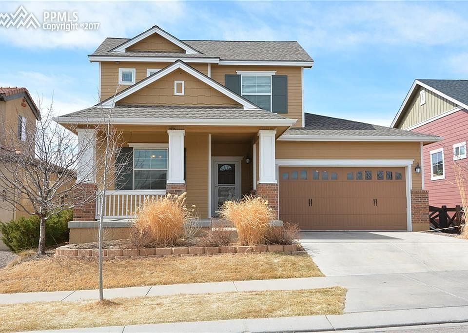 FRONT VIEW OF THE HOME