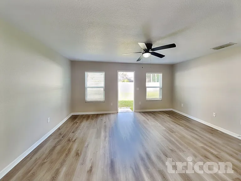 8397 Coral St — Photo 2