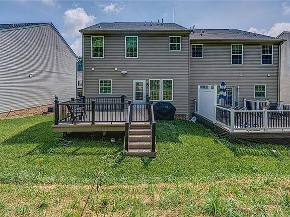 3rd image of 8014 Hinsdale Ln