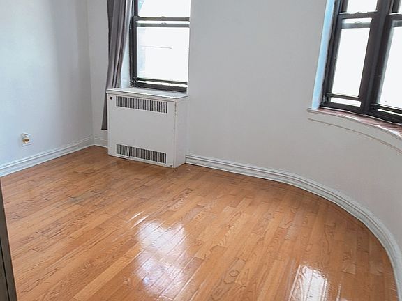 4th image of 8306 Vietor Ave APT 3J