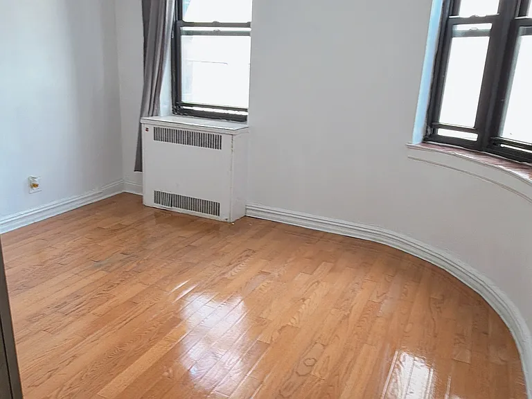 83-06 Vietor Ave #3J — Photo 4