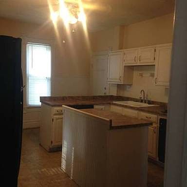 2nd image of 2203 Latham St