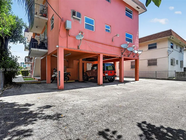 458 SW 9th St #1 — Photo 19