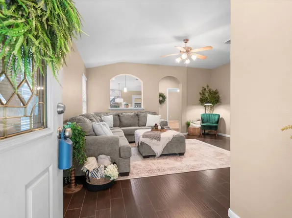 21639 Falvel Lake Dr, Spring, TX 77388