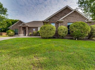 201 Richard Ln, Red Oak, TX 75154