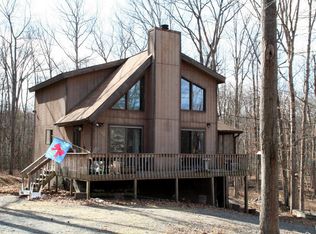 123 Laurel Rd, Lackawaxen, PA 18435