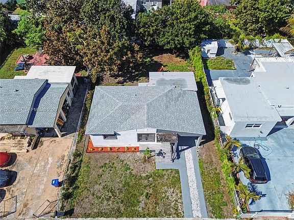 2nd image of 15694 NE 10th Ct