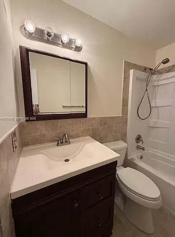 2856 Cambridge Ln — Photo 7