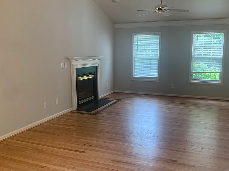 5401 Phillipsburg Dr — Photo 5