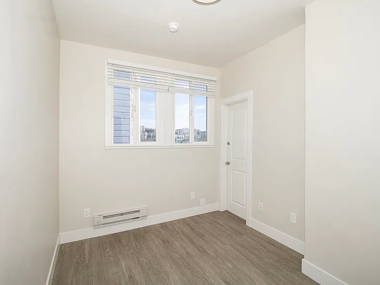 1125 Broadway — Photo 13