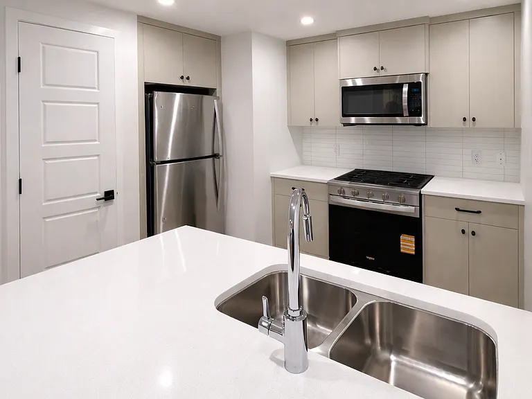 4844 Cawsey Ter SW — Photo 4