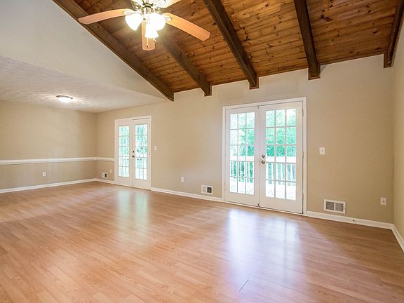 3rd image of 2858 Forest Wood Dr NE
