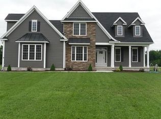 4 Nicholas Ln, Southampton, MA 01073