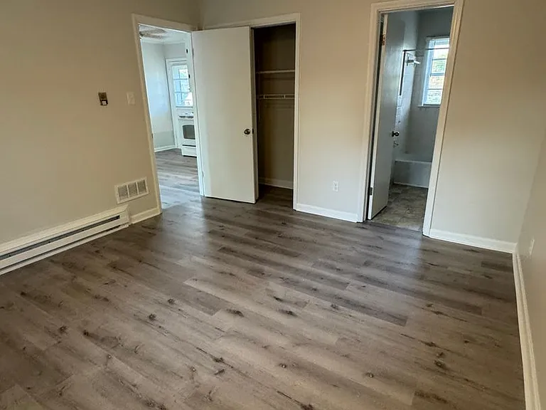 301 McLeod St — Photo 7