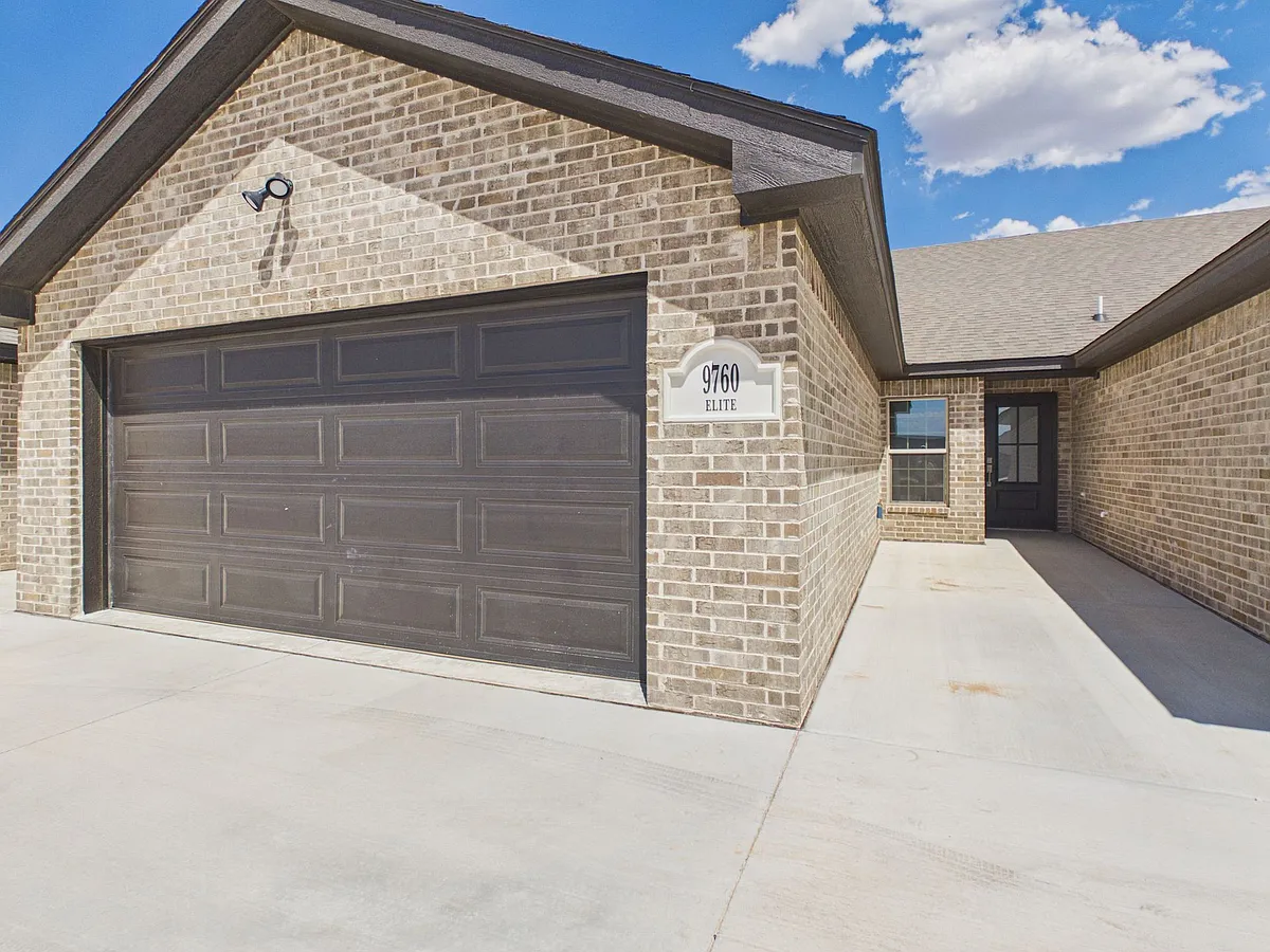 Building Photo - 9770 Elite St