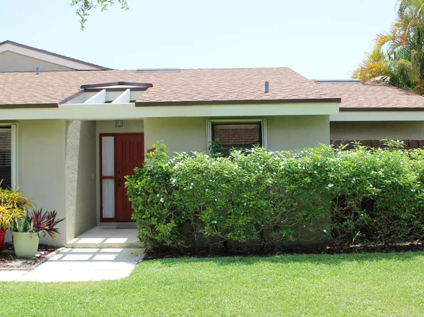 134 Meadows Drive, Boynton Beach, FL 33436