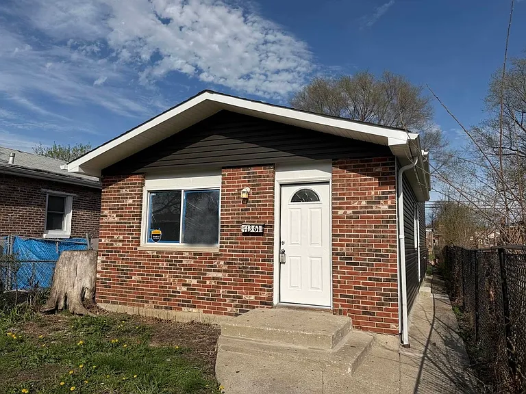 11361 S Racine Ave — Photo 2