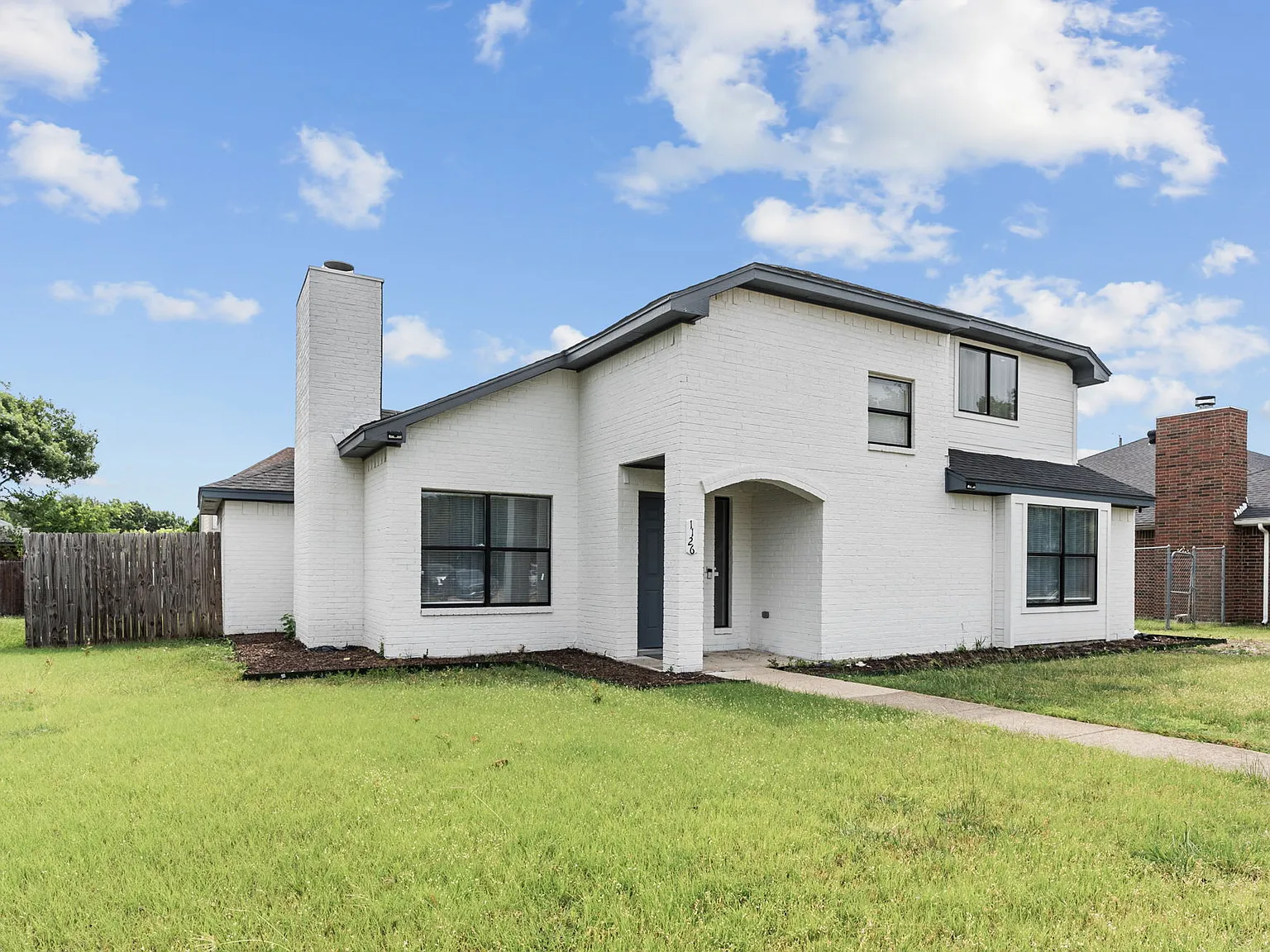 3 bed, 2.5 bath, 1656 sqft, $4,300 — Photo 1