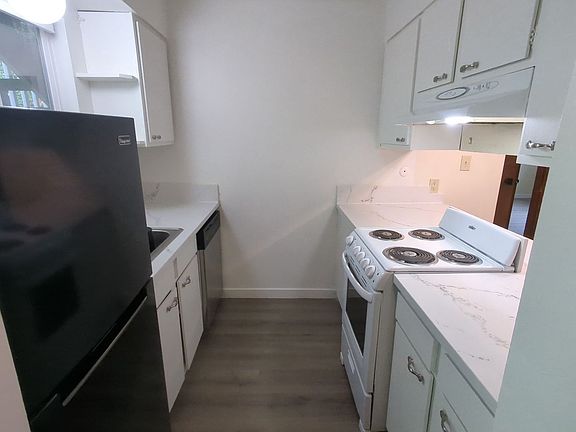 4th image of 2830-2846 SW Sam Jackson Park Rd #470-2846