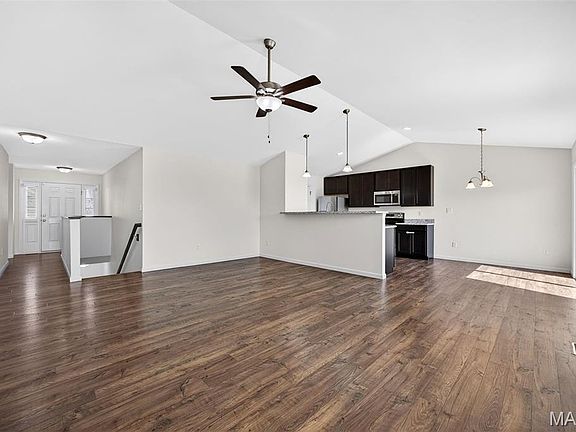 4th image of 106 Pearl Vista Ct