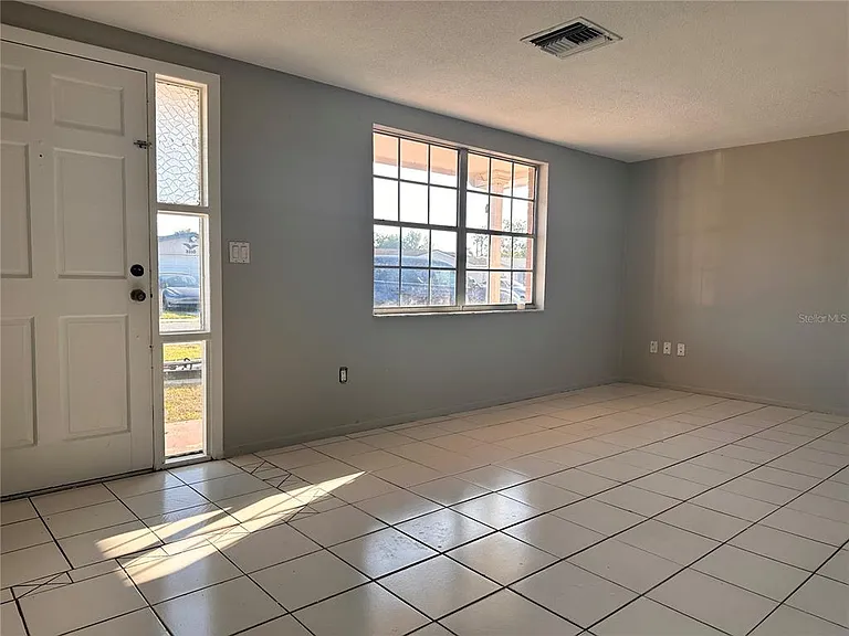 3215 Bright Dr — Photo 3