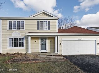 1367 Hidden Oaks Dr, Aurora, IL 60506