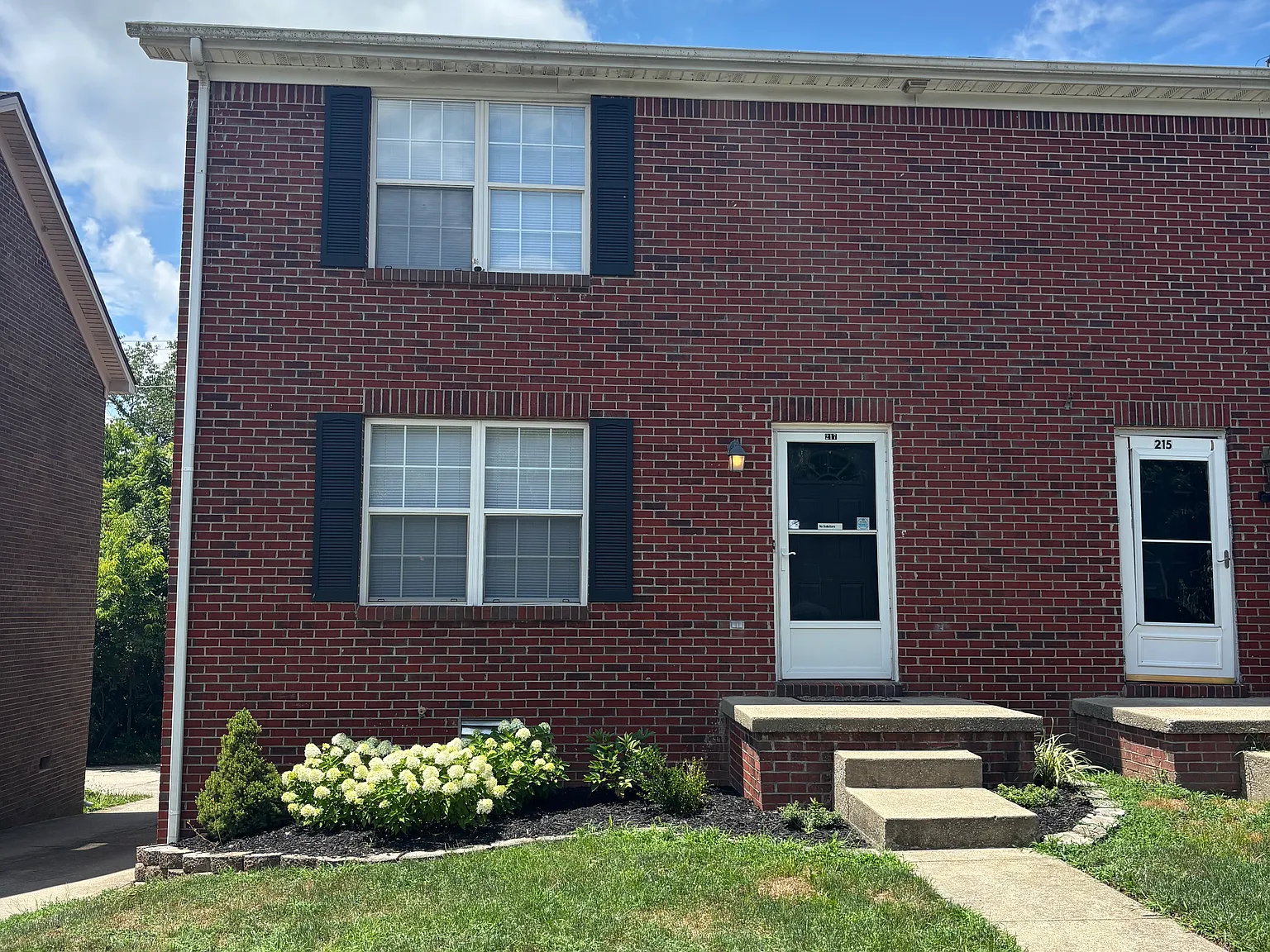 217 Garnet Dr — Photo 1