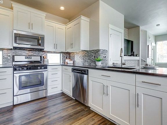 4th image of 5531 SE Logan Ln #158