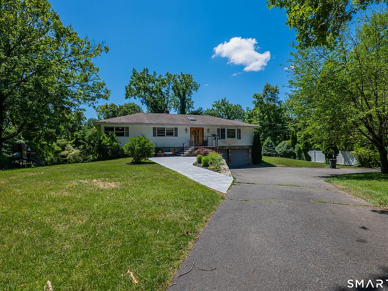 15 Farrell Rd — Photo 5
