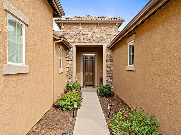 2nd image of 3428 N Crenshaw Court