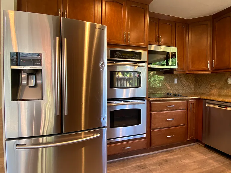 370 Colville Dr — Photo 8