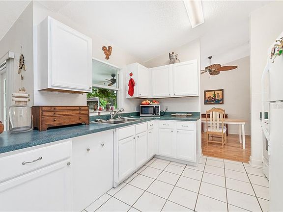 3rd image of 3299 Dellbrook Dr
