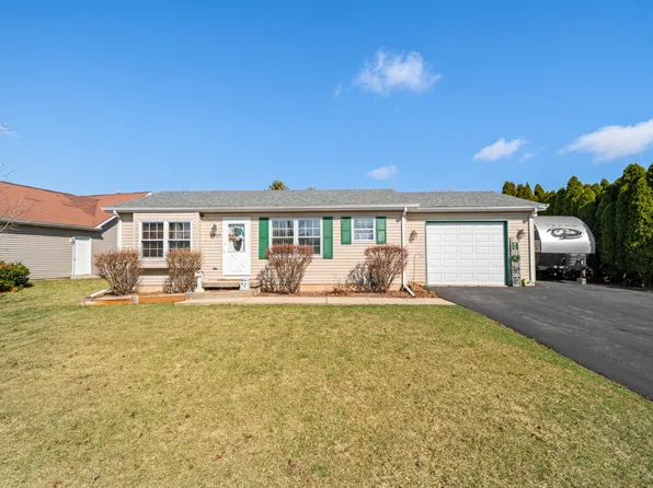 2405 Glen Cir E, Sycamore, IL 60178