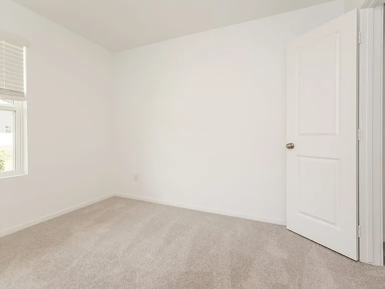 16118 Hatton Dr — Photo 13