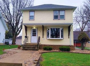 713 Maple St SW, Sleepy Eye, MN 56085