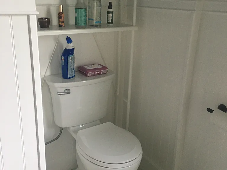 MAIN BATHROOM