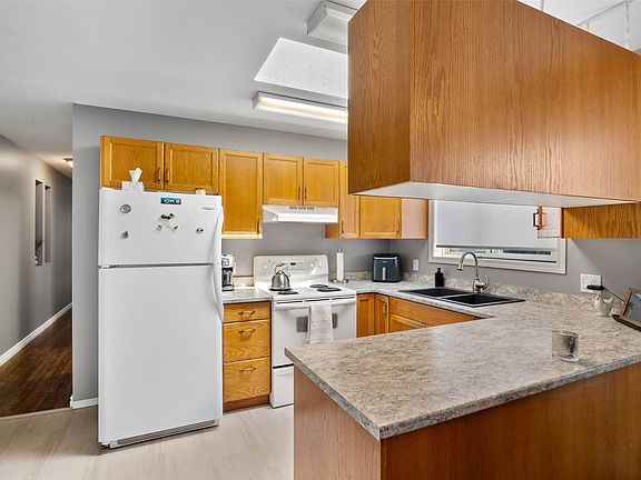 5th image of 1525 Ord Rd #58