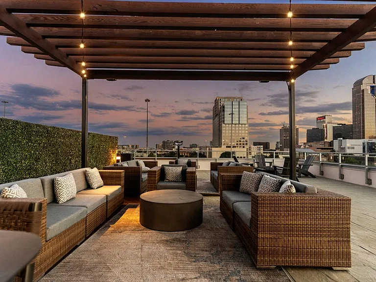 Take in the Downtown Dallas views in comfort from our rooftop