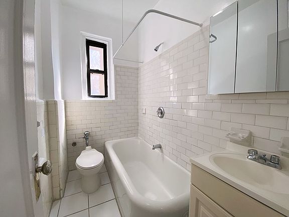 3rd image of 810 W 183rd St APT 2C