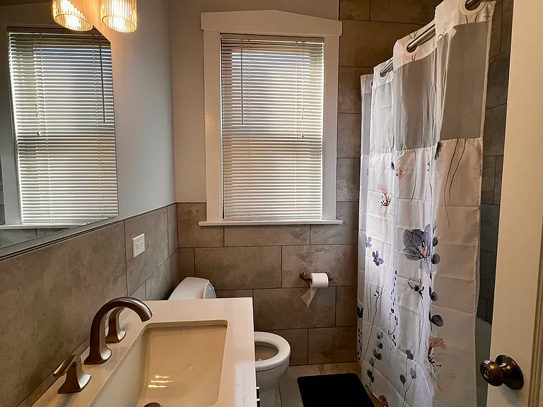 2717 W Carmen Ave #2 — Photo 4