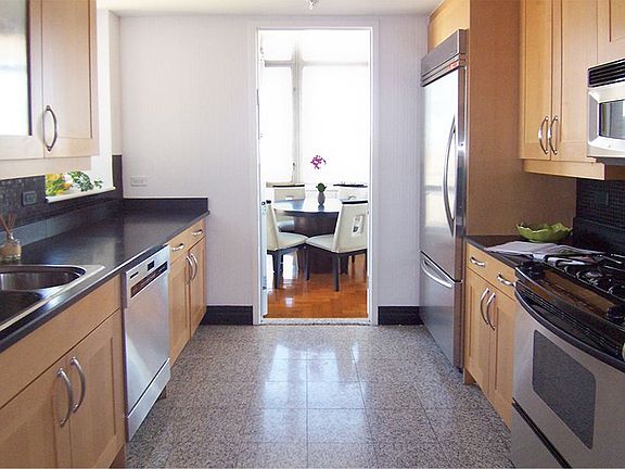3rd image of 401 E 60th St APT 38C
