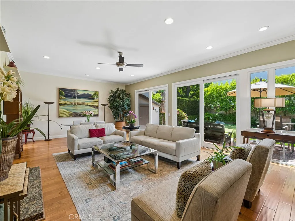 2 bed, 1900 sqft, $9,750 — Photo 4
